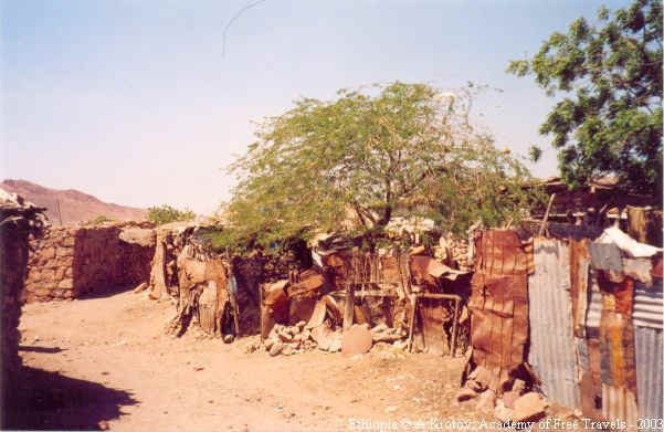 Деревенская улочка в Эфиопии.