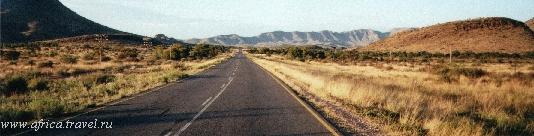 По отличным южноафриканским дорогам.