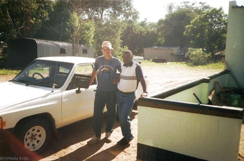 Раннее утро в Ботсване. Водитель, предоставивший мне вписку.