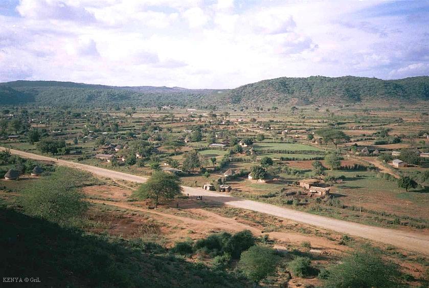 Вид на северо-кенийскую деревню. 
