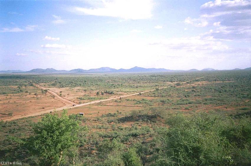 Фотография сделана с края эфиопского нагорья. Дальше тянуться равнины Кении.