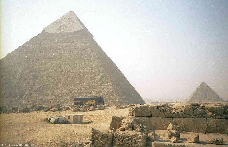 Редкий кадр - Пирамиды без туристов. Ранне утро.