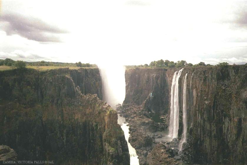 Водопад Виктория в сухой сезон.